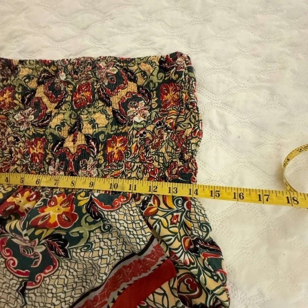 Angie Romper Size Small Beige & earth tones with Floral Print with pockets - Picture 7 of 8